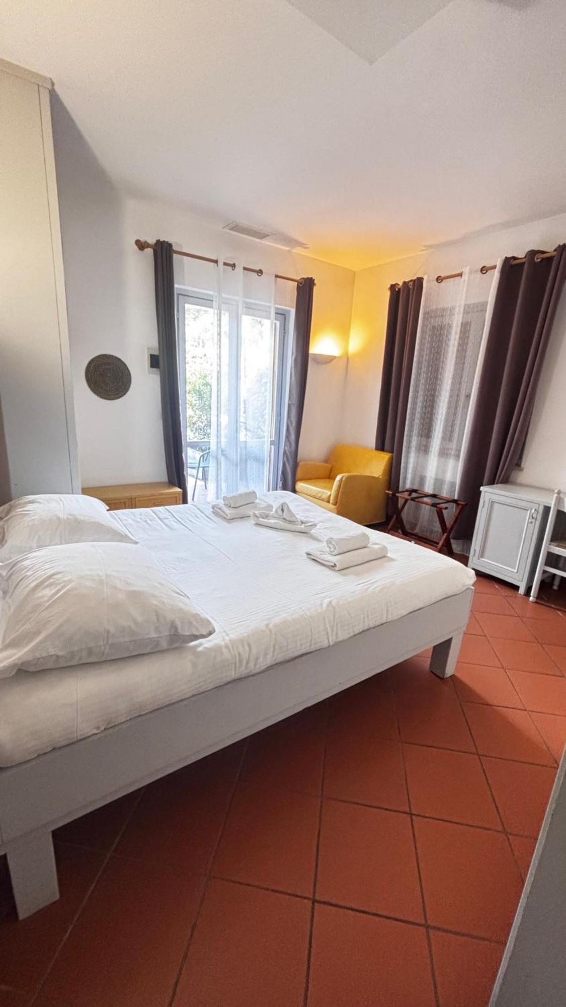 Hotel La Bastide Le Lavandou Dış mekan fotoğraf